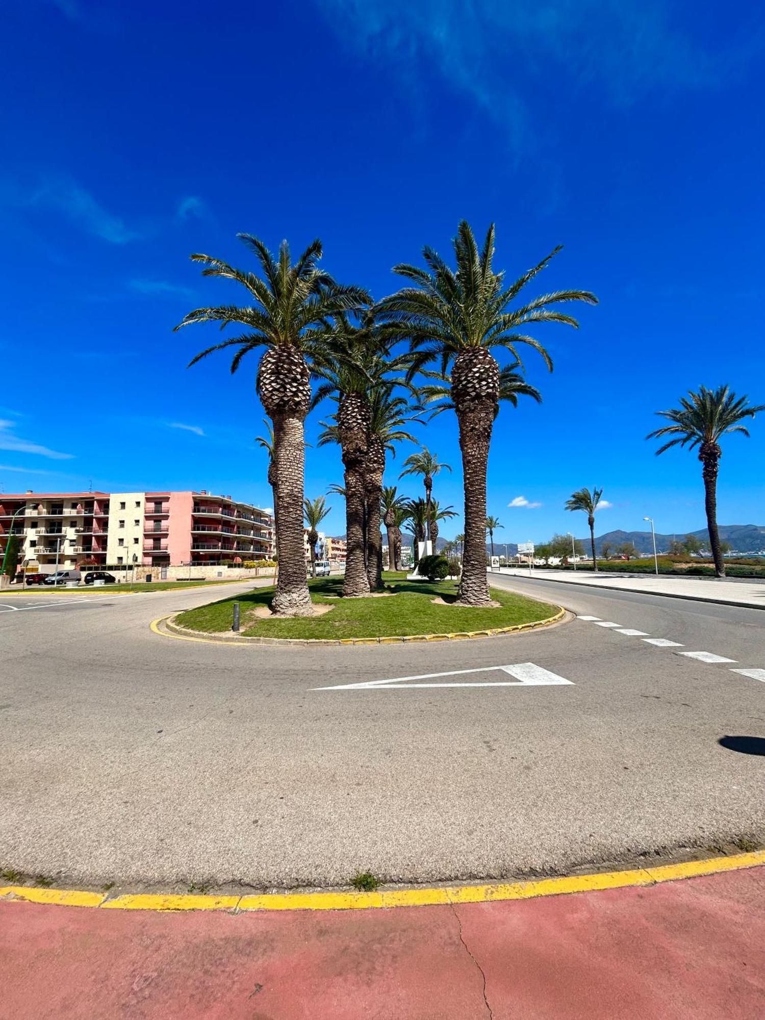 A Perte De Vue Linge De Maison Fourni Empuriabrava Buitenkant foto