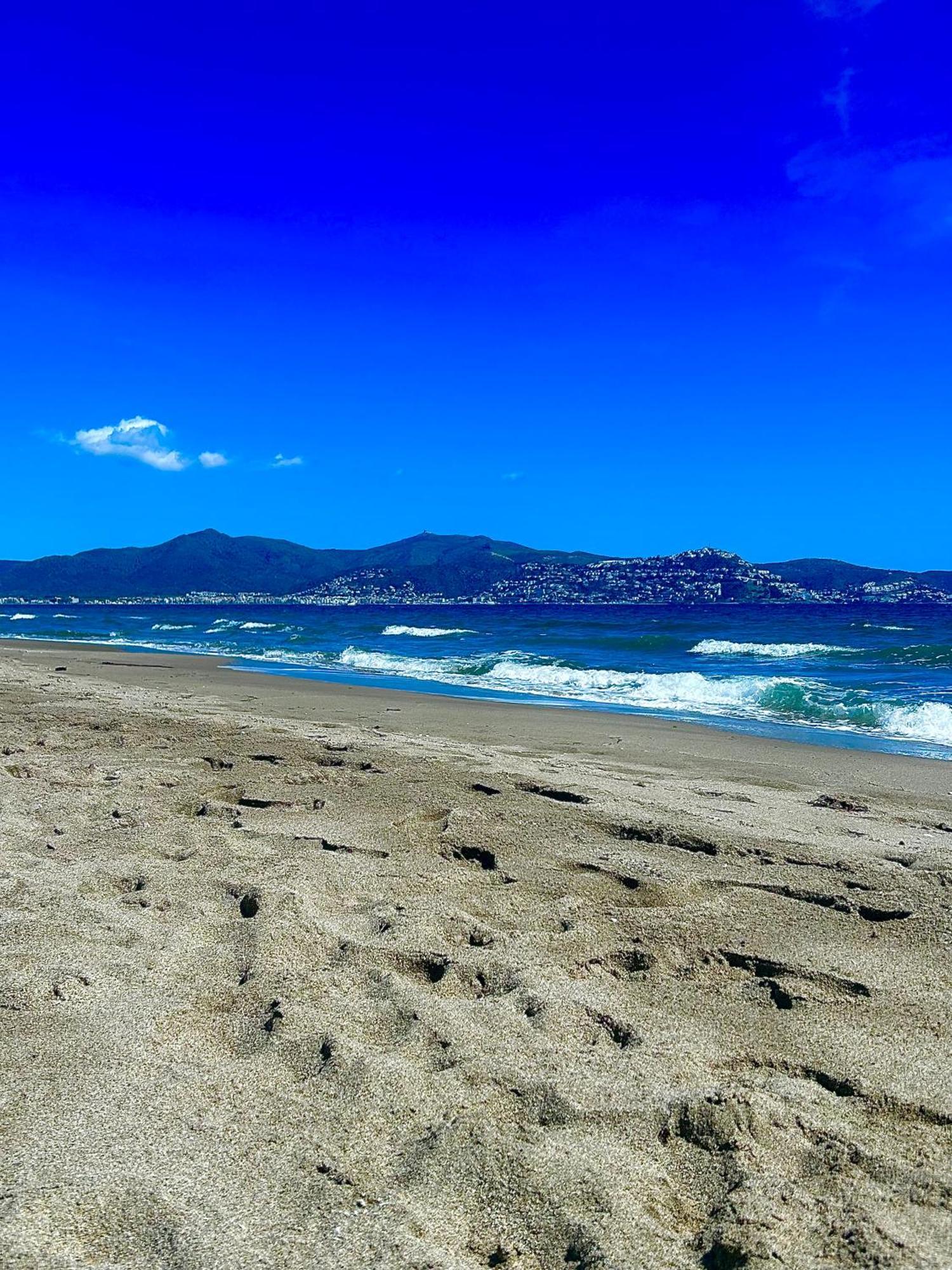 A Perte De Vue Linge De Maison Fourni Empuriabrava Buitenkant foto